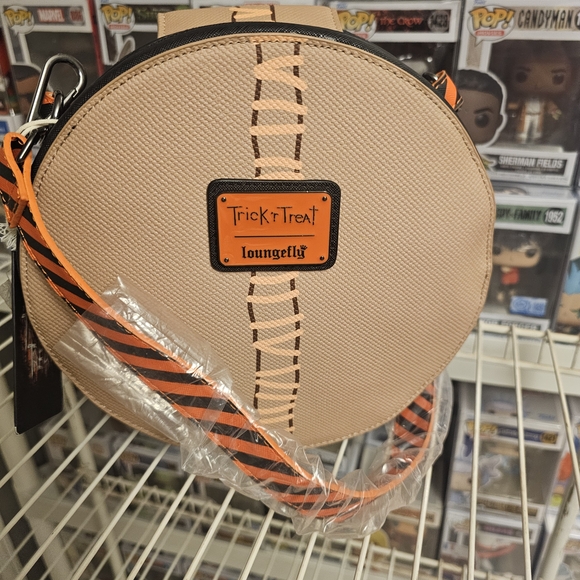 Trick Or Treat Loungefly SAM Bag/ Purse - Picture 4 of 6